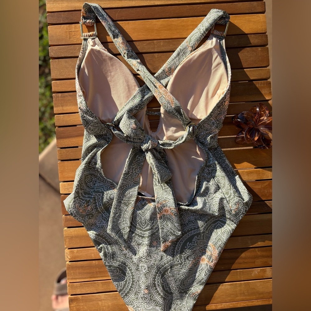 SIZE 10 NWT Aqua Blu Maddison adjustable One-Piece Swimsuit - Paisley - Picture 6 of 9